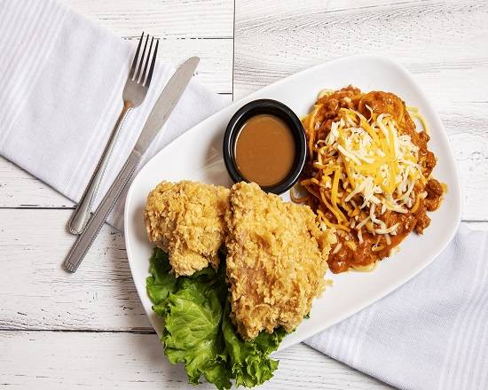 Spaghetti with two Fried Chicken pieces